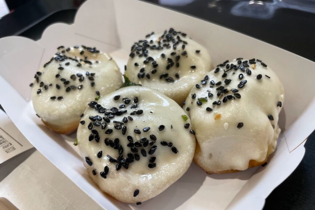 Cheap eats in Hong Kong you must try at least once 10 best cheap eats in hong kong Cheung Hing Kee Shanghai Pan-fried Buns