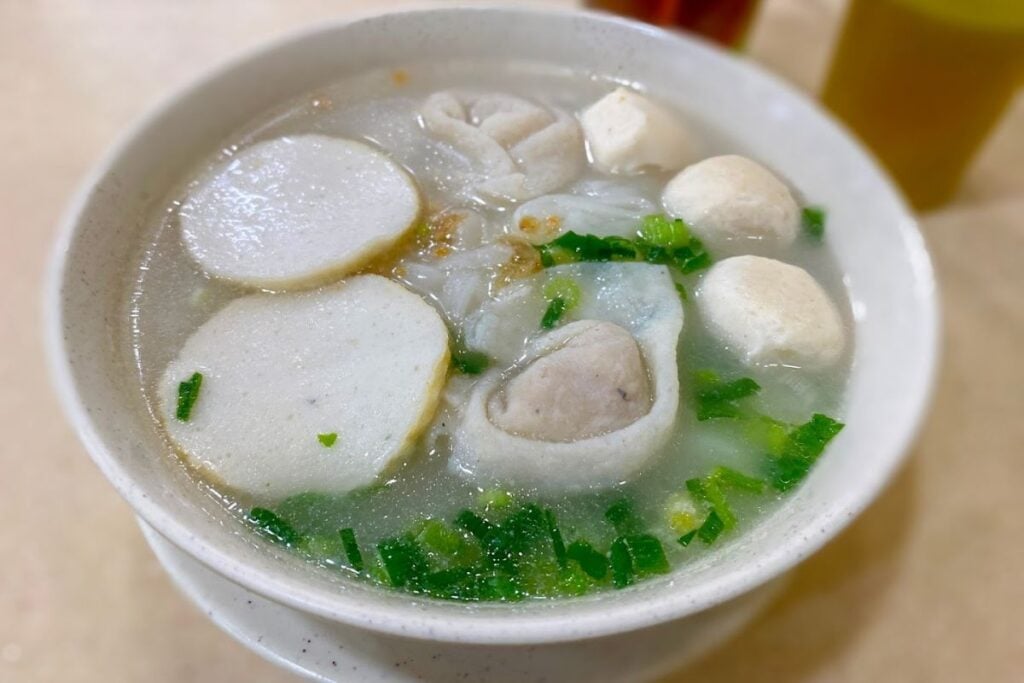 Cheap eats in Hong Kong you must try at least once 1 best cheap eats in hong kong Tak Choeng Noodle