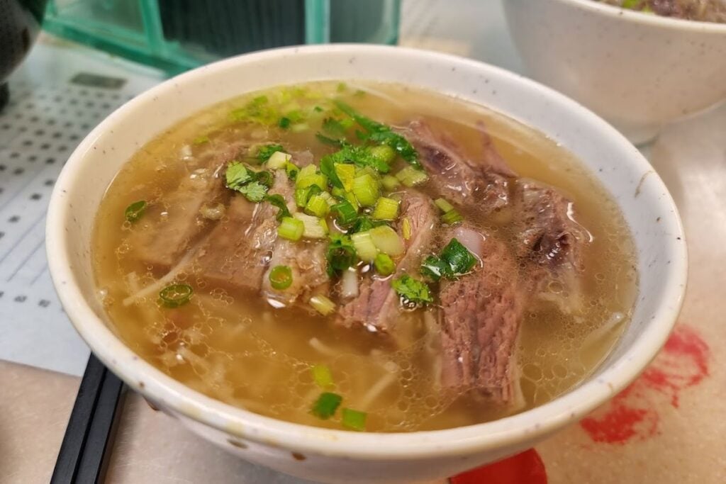 Cheap eats in Hong Kong you must try at least once 9 best cheap eats in hong kong Kau Kee