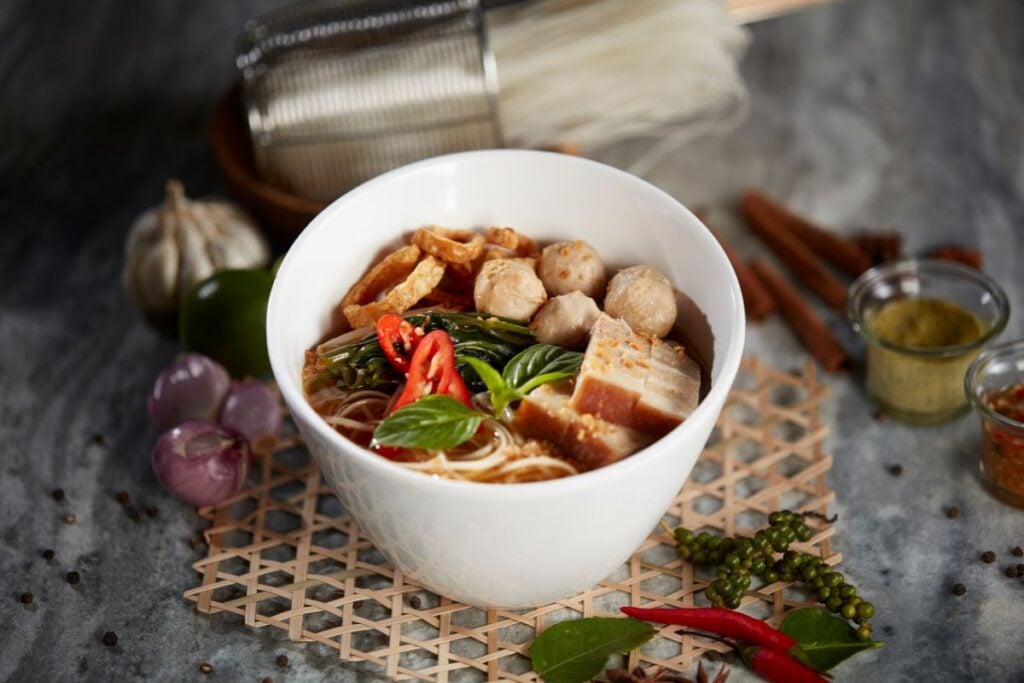 8 essential restaurants to visit for your first time in Hong Kong 4 essential restaurants to visit Hong Kong first time Ginger Grill