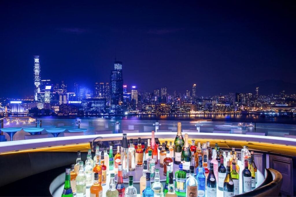 The 32 best bars in Hong Kong to visit in 2026, from dive bars to fine mixology Foodie and bars, Hong Kong