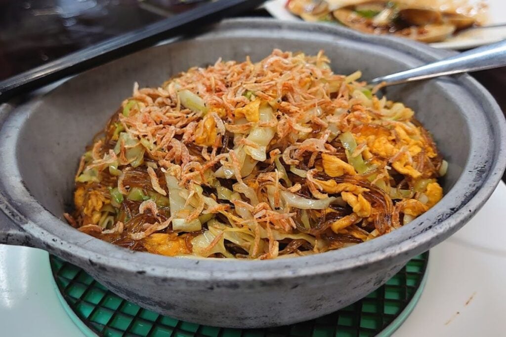 the best dai pai dongs hong kong cantonese food street eating Daisy Kitchen 