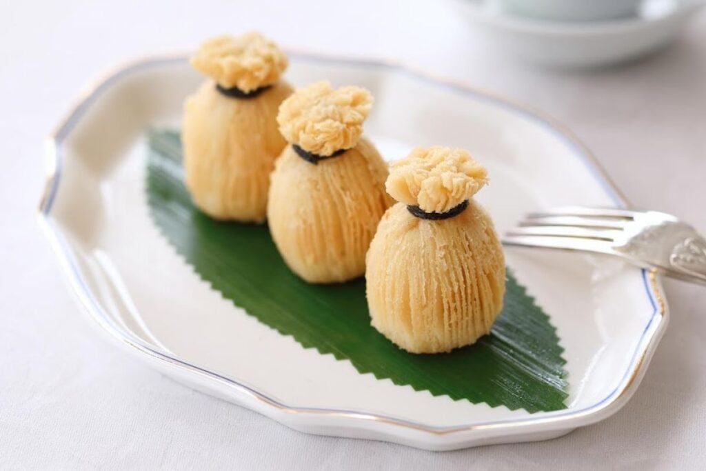 best dim sum in hong kong One Harbour Road