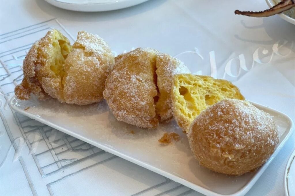 best dim sum in hong kong Maxim’s Palace