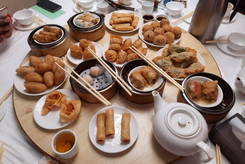 The best halal restaurants in Hong Kong, from Turkish to Cantonese to Indian 9 best halal restaurants in Hong Kong Islamic Centre Canteen