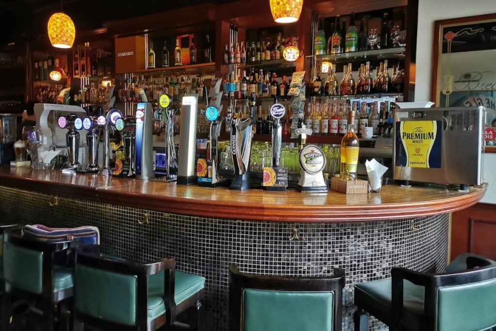 the best pubs in Hong Kong Breaks