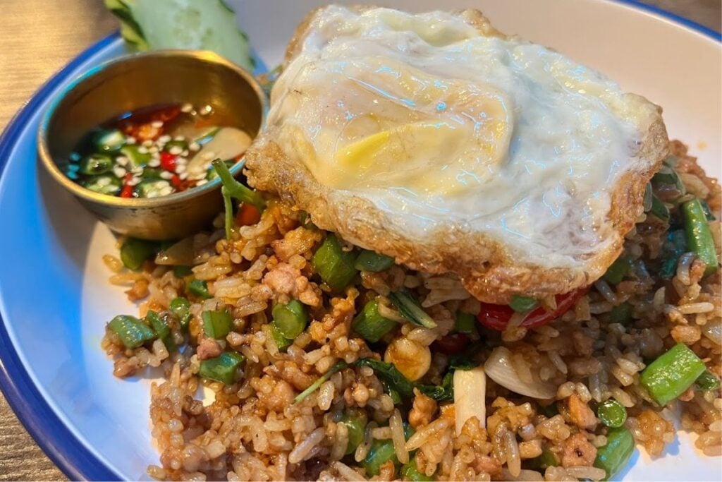 best restaurants in Sai Ying Pun Krua Walaiphan