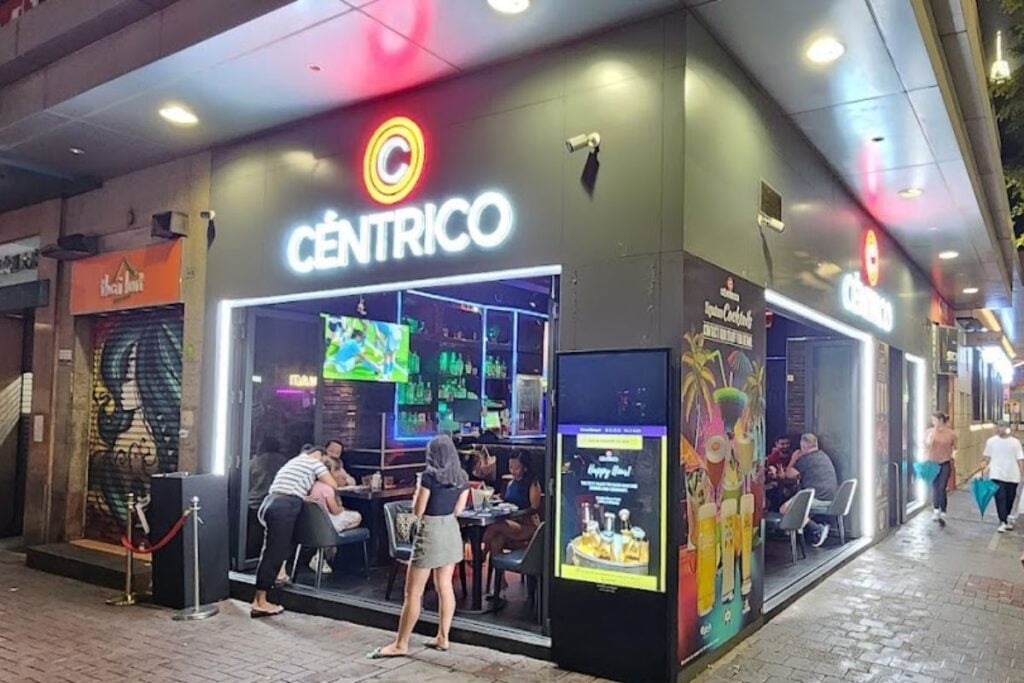 The best sports bars in Hong Kong for live football, rugby, F1, and more 6 best sports bars in Hong Kong live sports Centrico
