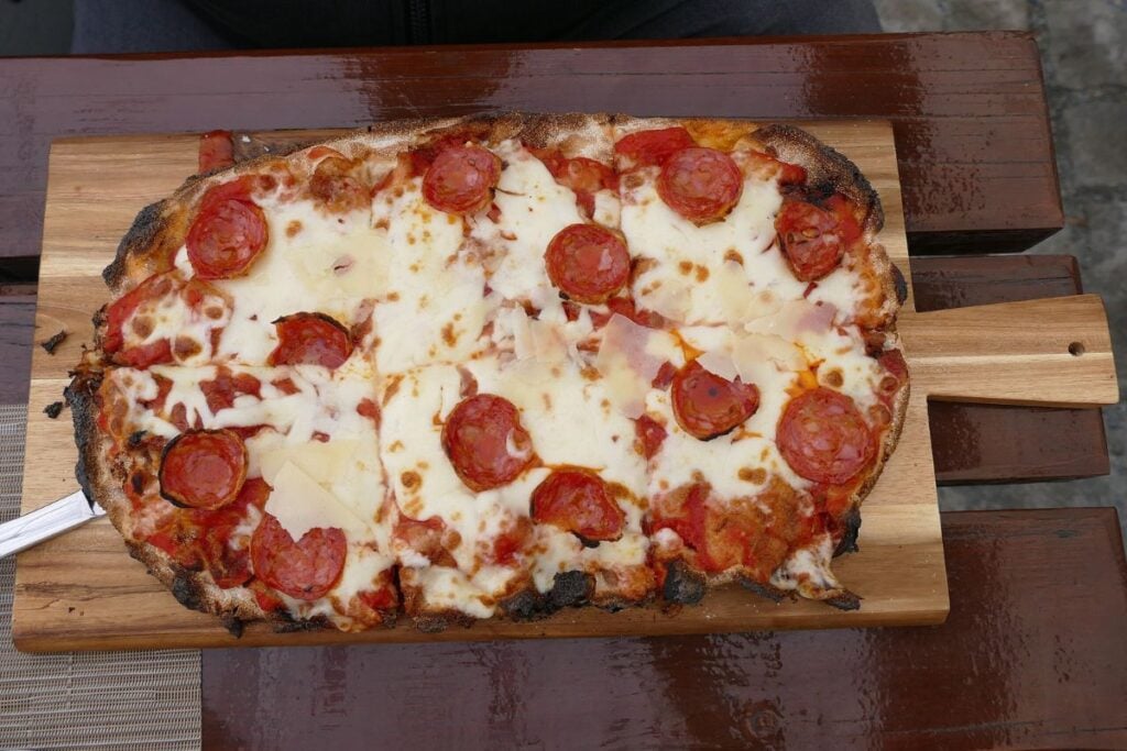 types of pizza found worldwide Pinsa Romana pizza